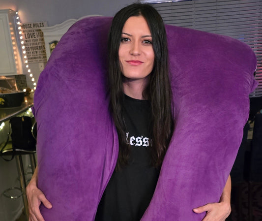 Meet the Founder Behind HerPillow.Store